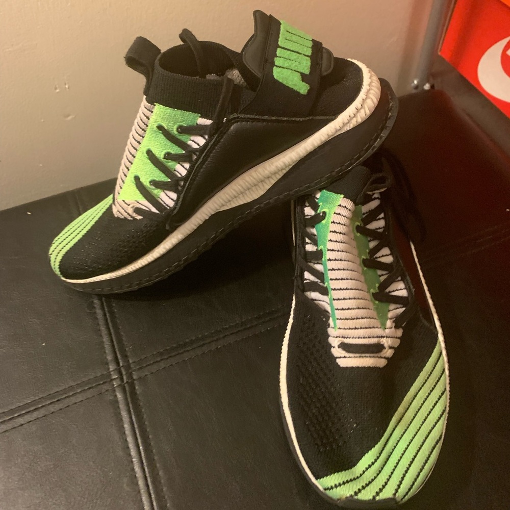 Neon Green Puma Sneakers! Sale Bundle multiple items coming soon!🔥